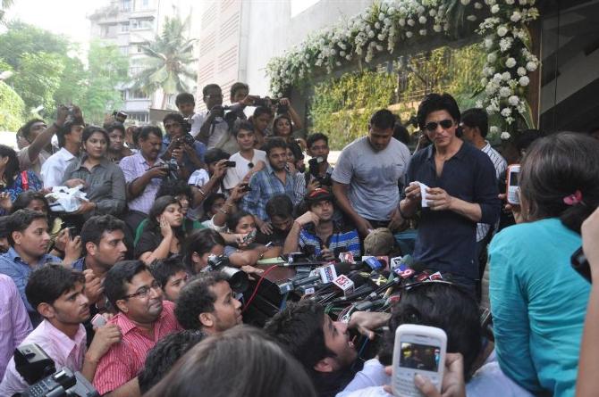 Shah Rukh media frenzy